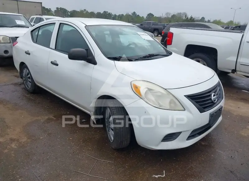 2013 Nissan VERSA photo