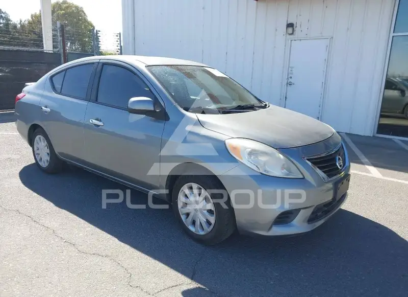 2013 Nissan VERSA фото