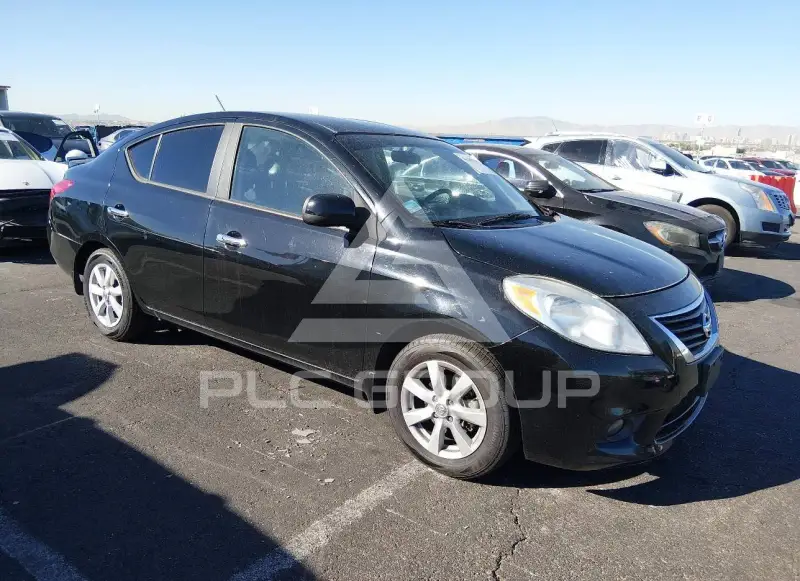 2013 Nissan VERSA photo