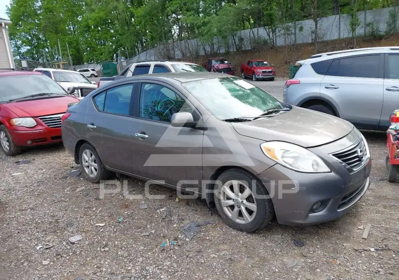 2013 Nissan VERSA фото