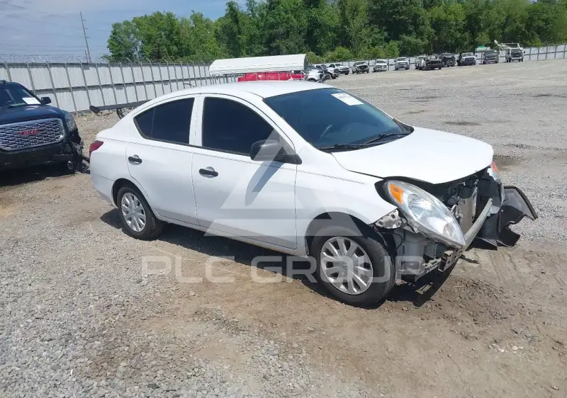 2013 Nissan VERSA photo