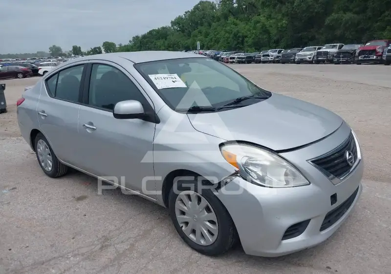 2013 Nissan VERSA фото