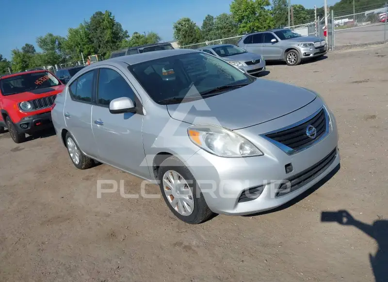 2013 Nissan VERSA фото