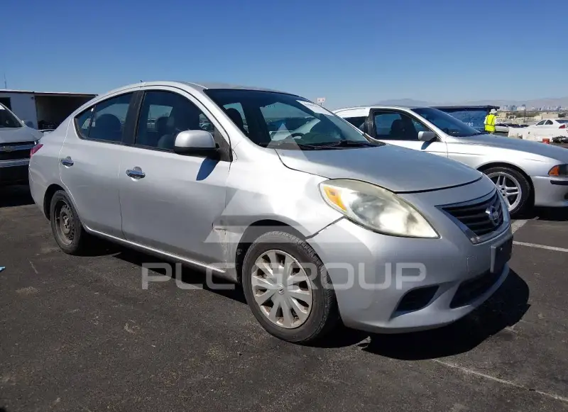 2013 Nissan VERSA photo