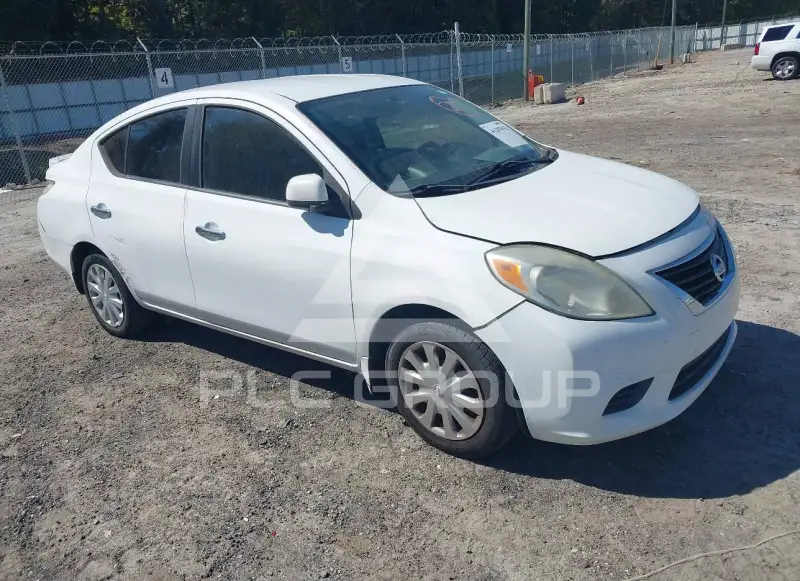 2013 Nissan VERSA фото