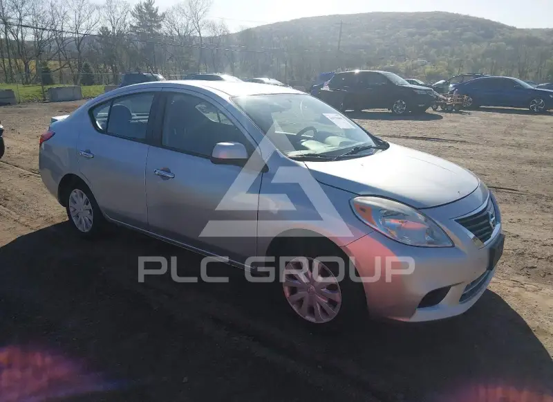 2013 Nissan VERSA photo
