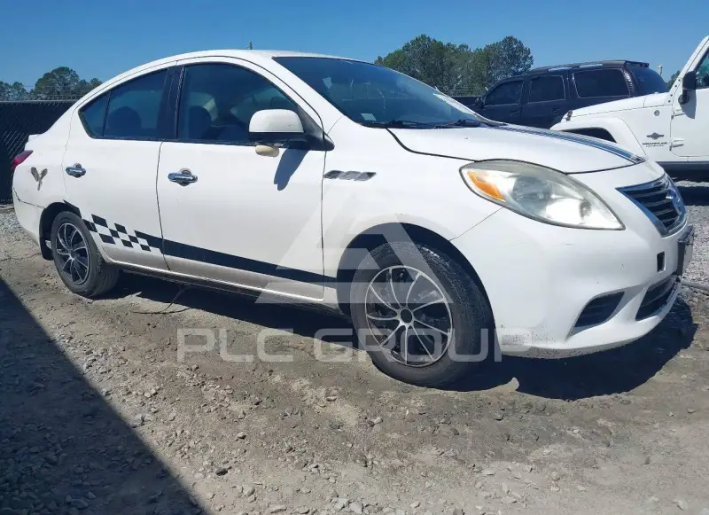 2013 Nissan VERSA фото
