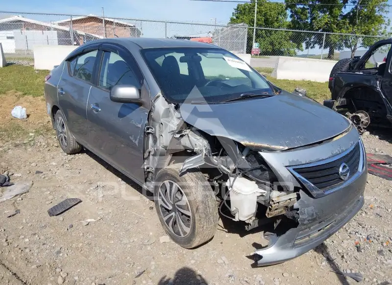2013 Nissan VERSA photo