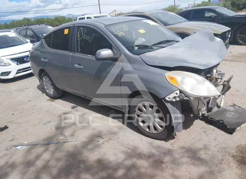 2013 Nissan VERSA photo