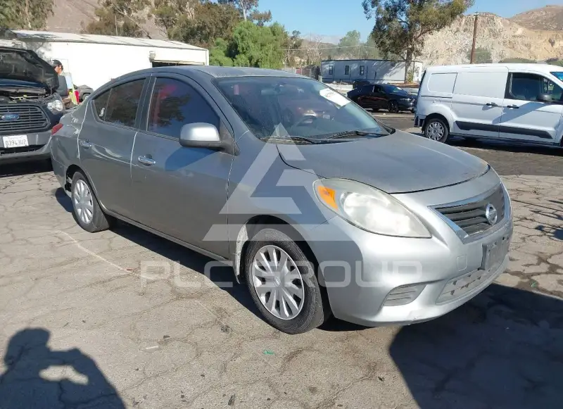 2013 Nissan VERSA фото