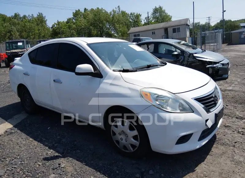 2013 Nissan VERSA photo