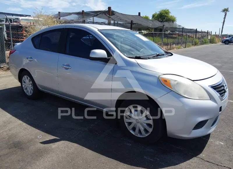 2013 Nissan VERSA фото
