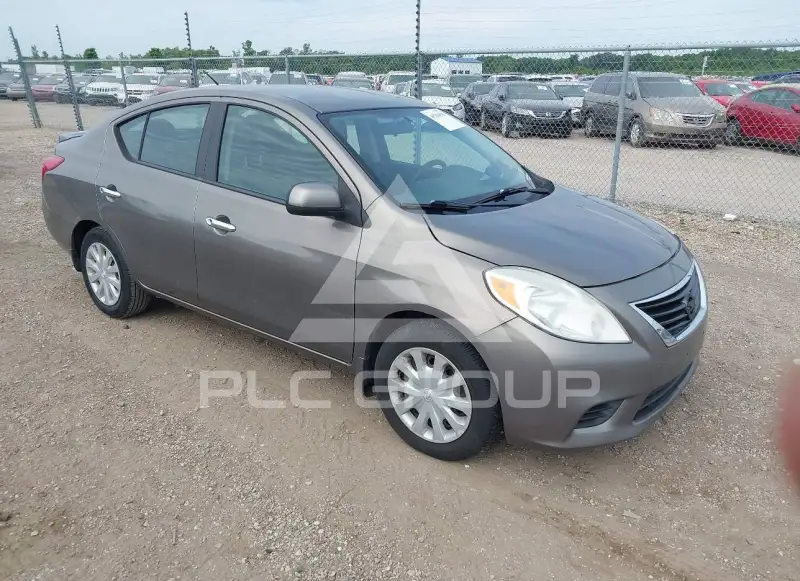 2013 Nissan VERSA фото