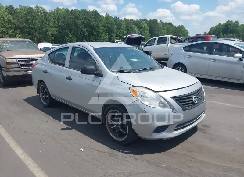 2013 Nissan VERSA photo
