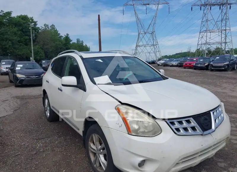 2013 Nissan ROGUE photo