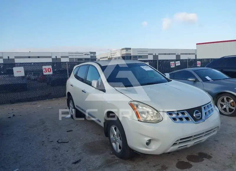 2013 Nissan ROGUE photo