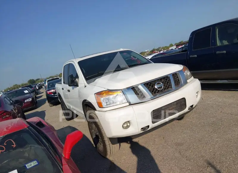 2013 Nissan TITAN фото