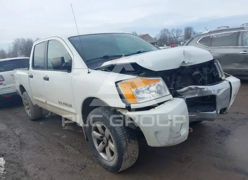 2013 Nissan TITAN фото