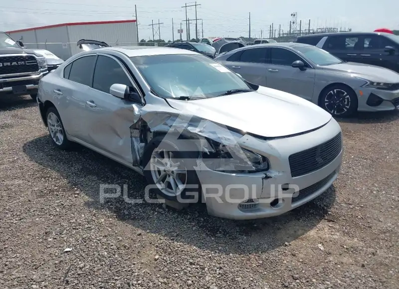 2013 Nissan MAXIMA photo