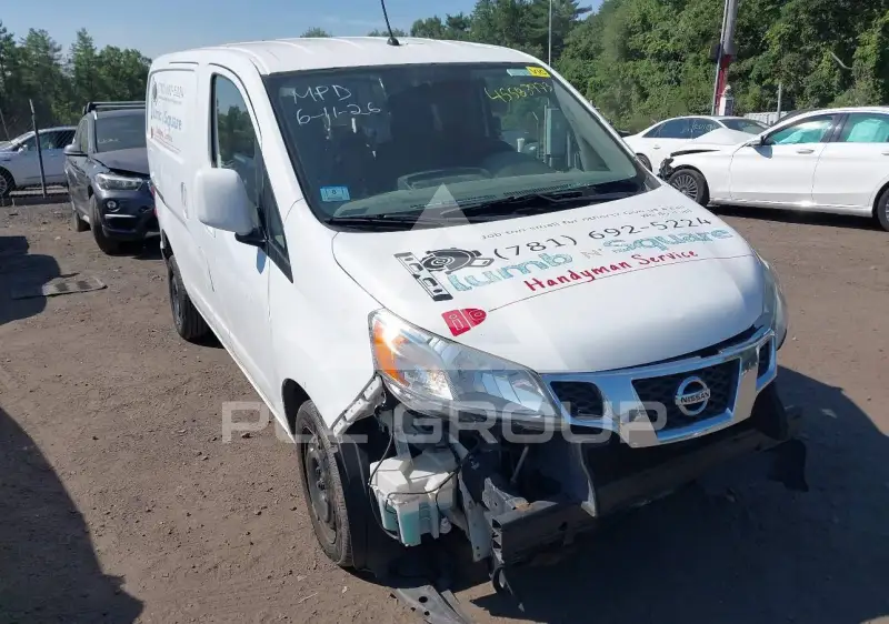 2013 Nissan NV 200 photo