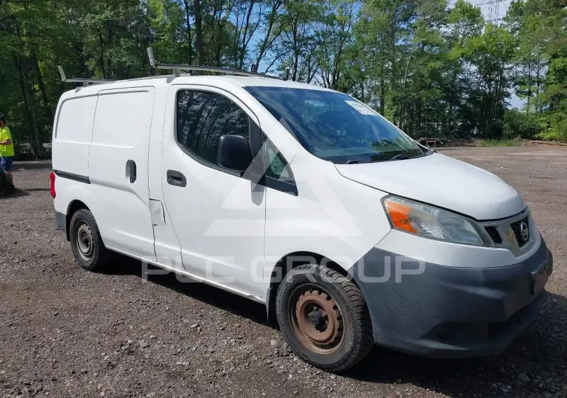 2013 Nissan NV 200 фото