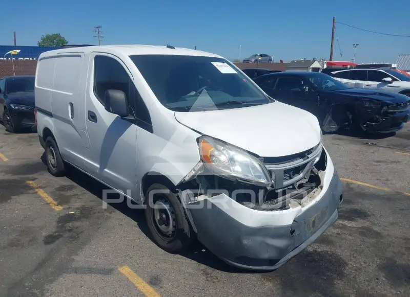 2013 Nissan NV 200 фото
