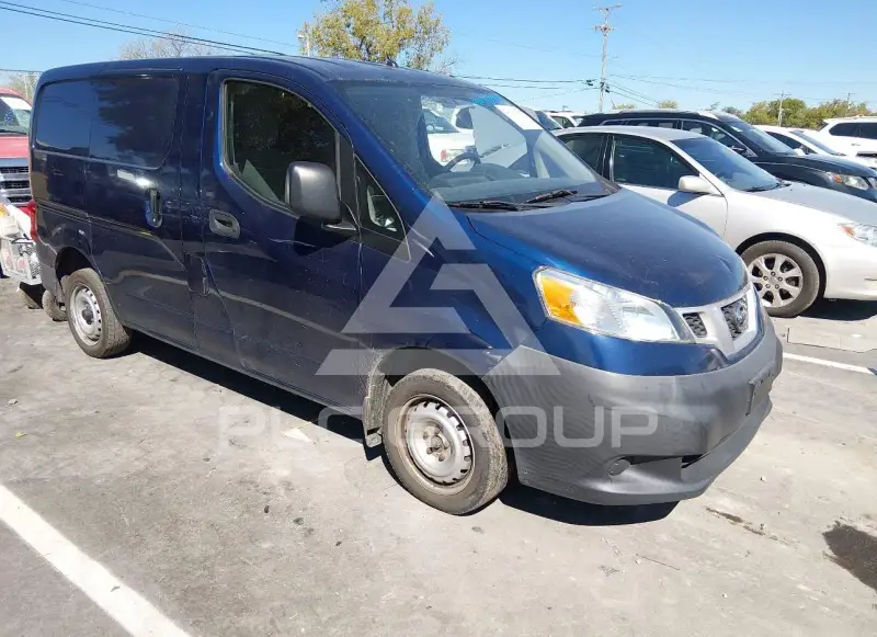 2013 Nissan NV 200 фото