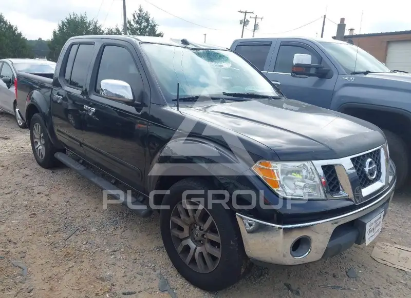 2013 Nissan FRONTIER фото