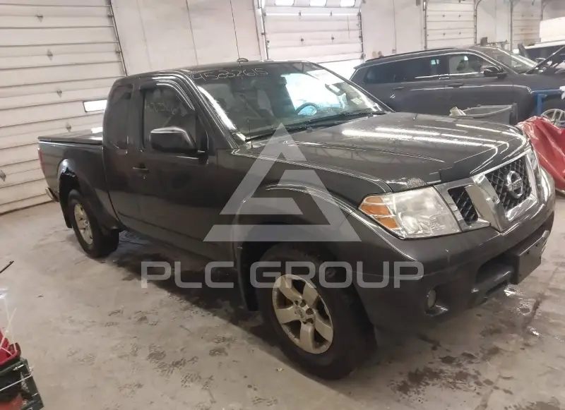 2013 Nissan FRONTIER photo