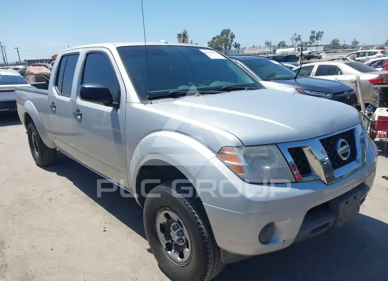 2013 Nissan FRONTIER фото