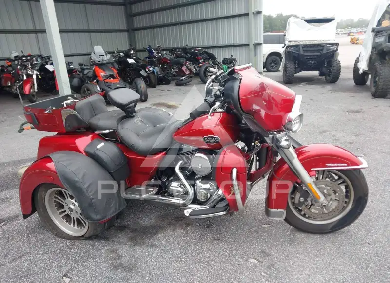2013 Harley-Davidson FLHTCU фото