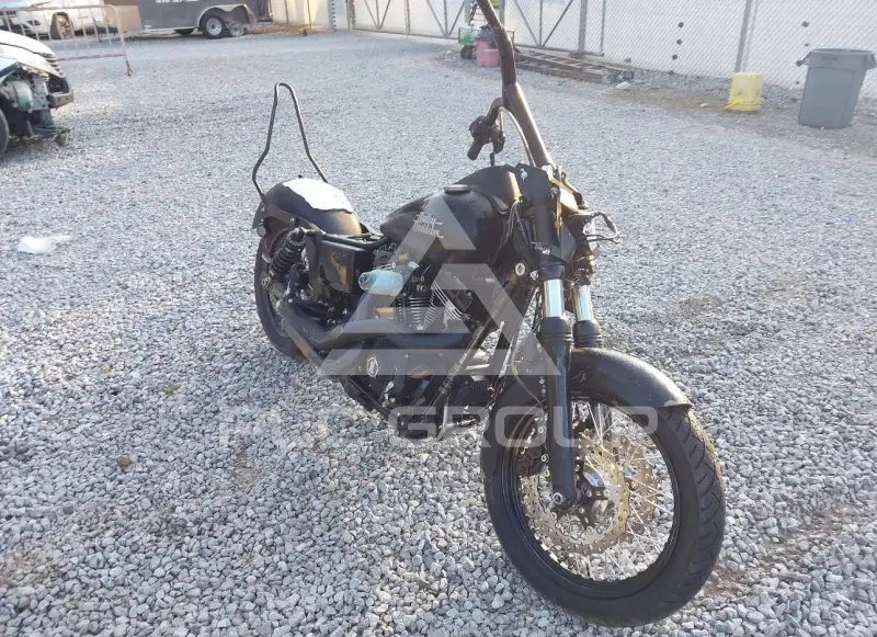 2013 Harley-Davidson FXDB photo