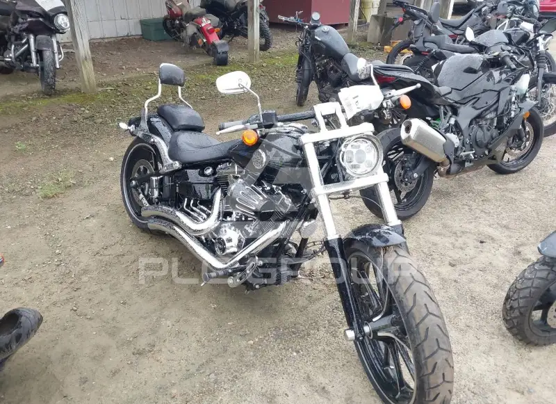 2013 Harley-Davidson FXSB фото