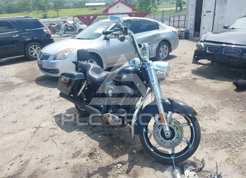 2013 Harley-Davidson FLD фото