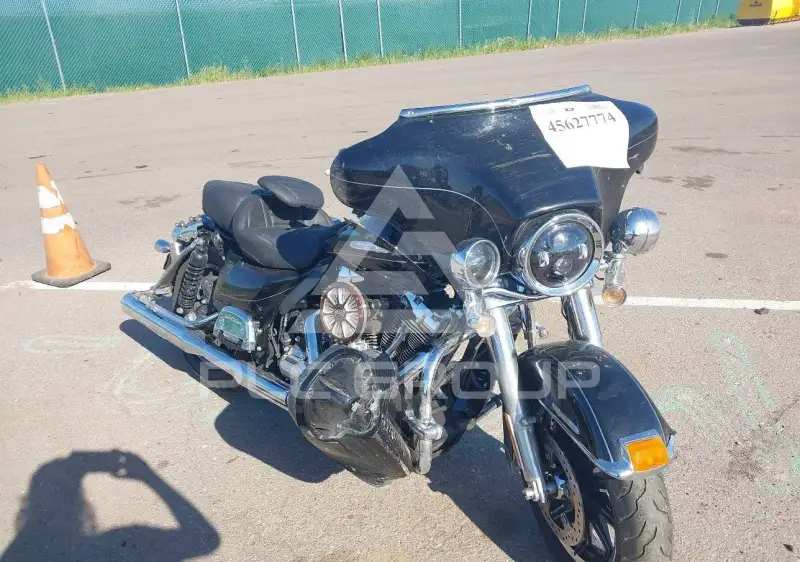 2013 Harley-Davidson FLHTK photo