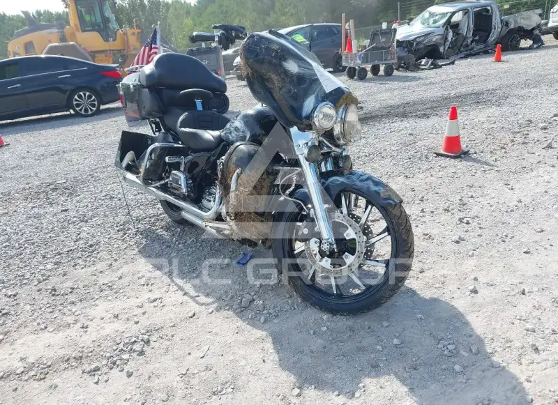 2013 Harley-Davidson FLHTCU фото
