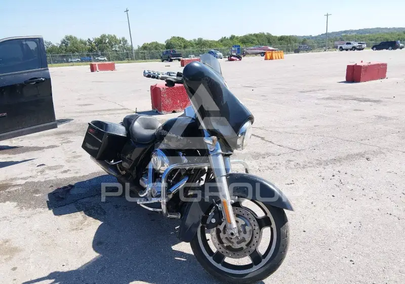 2013 Harley-Davidson FLHX фото