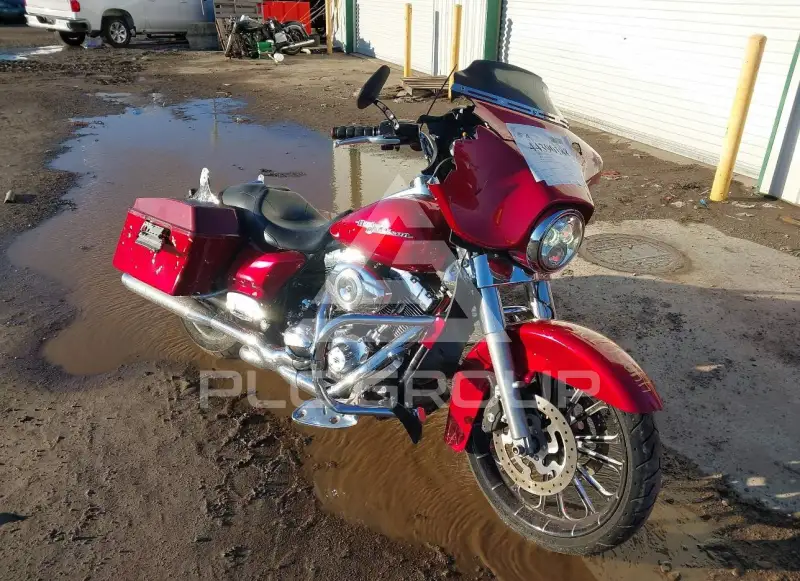 2013 Harley-Davidson FLHX photo
