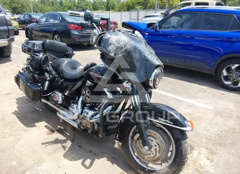 2013 Harley-Davidson FLHX фото