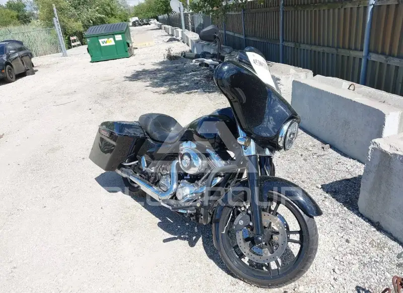 2013 Harley-Davidson FLHX фото