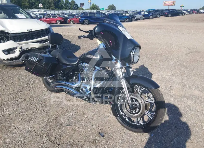 2013 Harley-Davidson FLHX фото