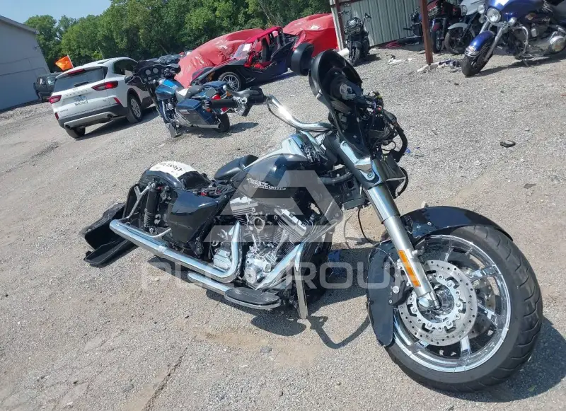 2013 Harley-Davidson FLHX фото