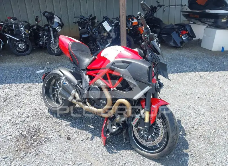2013 Ducati Diavel фото