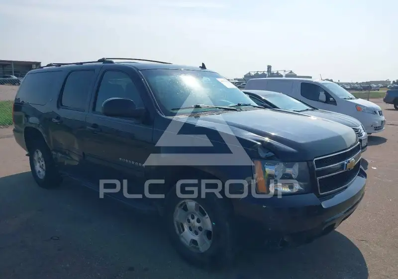 2013 Chevrolet Suburan photo