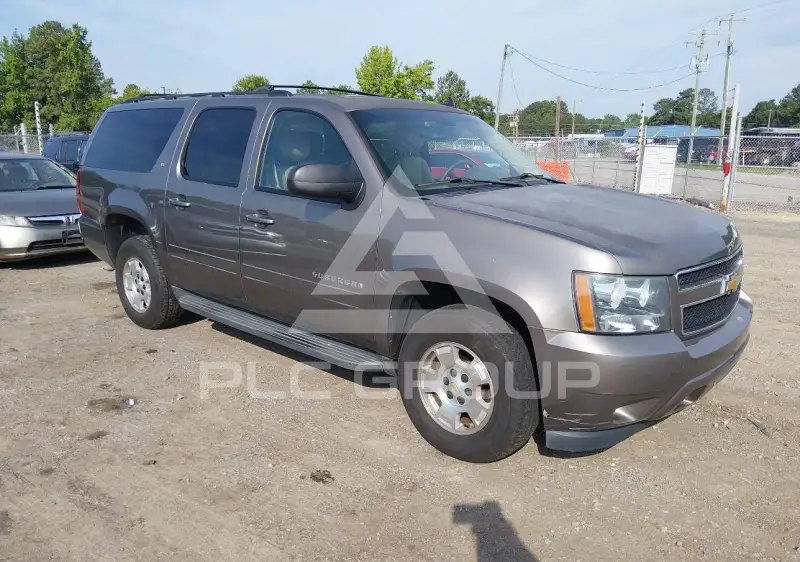 2013 Chevrolet Suburan photo