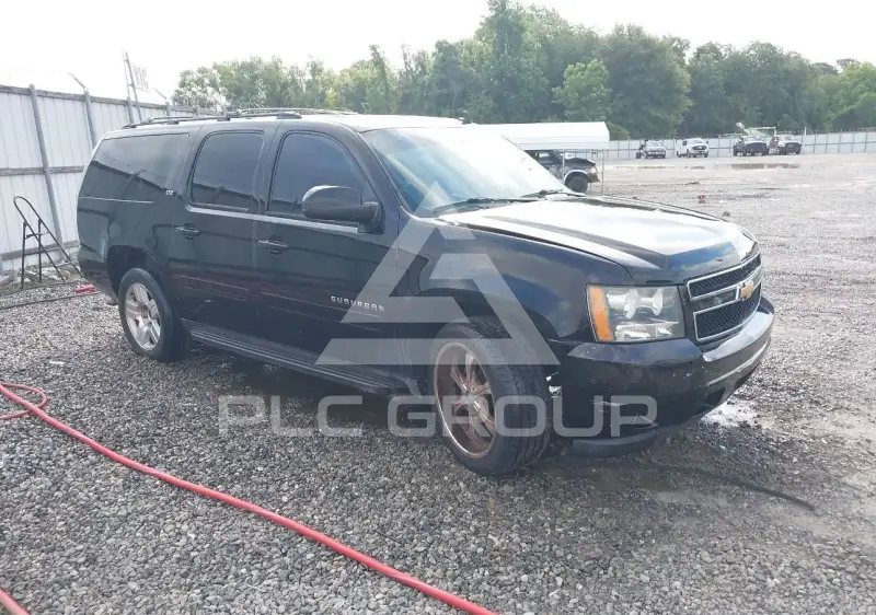 2013 Chevrolet Suburan photo