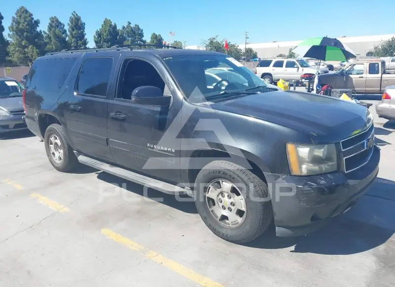 2013 Chevrolet Suburan photo