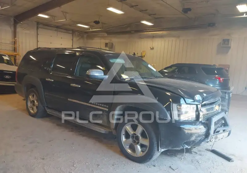 2013 Chevrolet Suburan photo