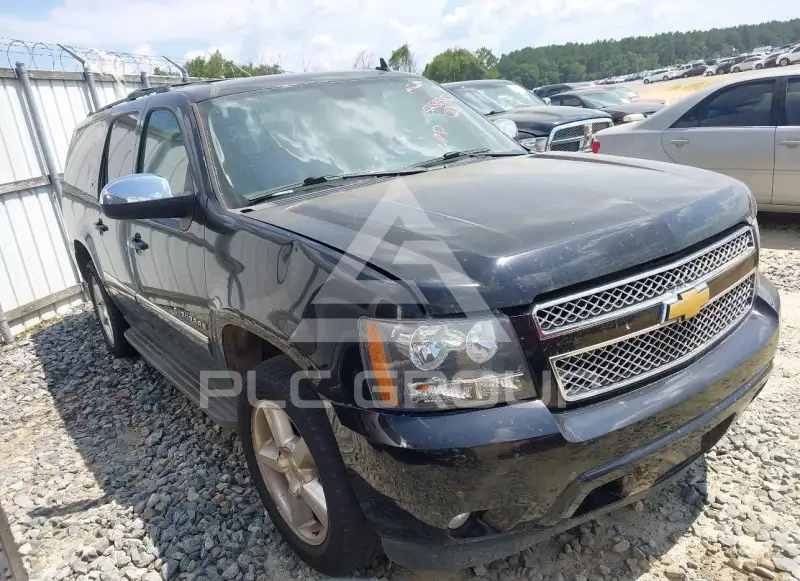 2013 Chevrolet Suburan photo