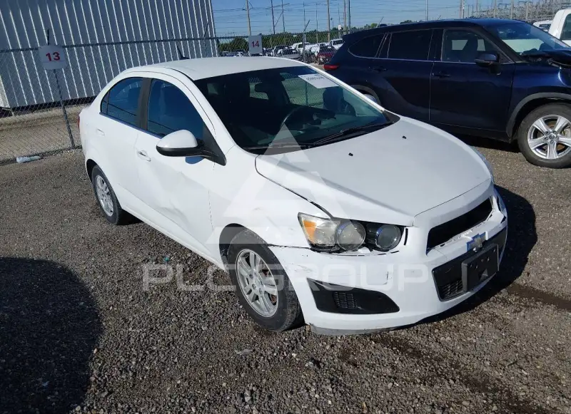 2013 Chevrolet Sonic фото